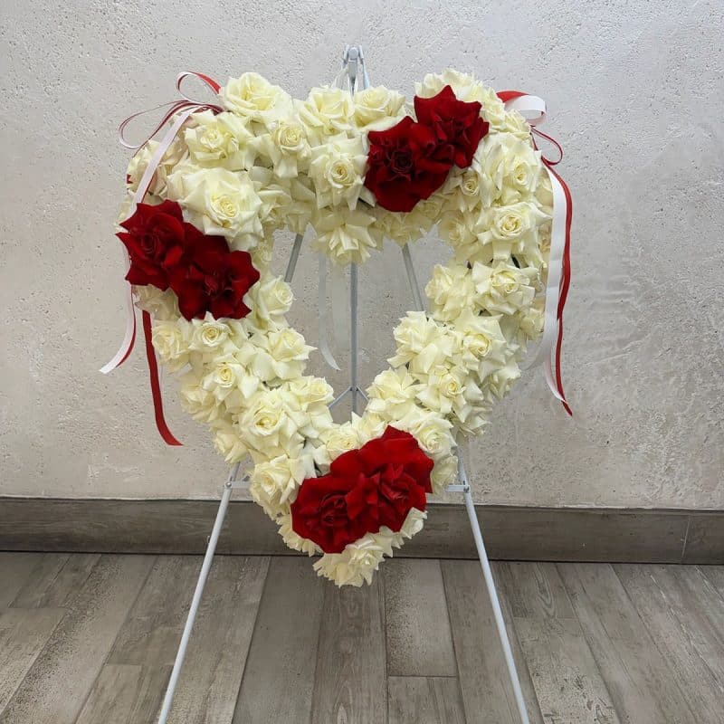 Love heart white & red roses